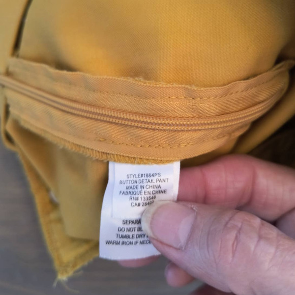 Crosby Dress Pants Women's Size 2 Yellow Cropped Flare Leg Side zip Career wear - Picture 4 of 16